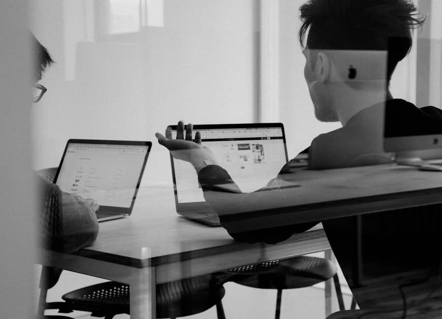 Interfaz de explorador de empresas con filtros avanzados